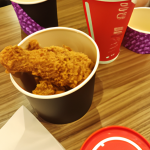 Sprawdź jakie zabawki oferuje KFC dla dzieci